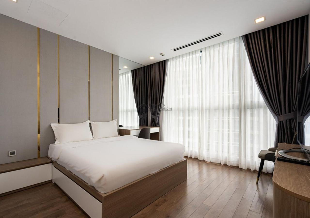 The Vinhomes Central Park Apartments - The Buildings Surrounding Landmark 81 Ho-Chi-Minh-Stadt Exterior foto