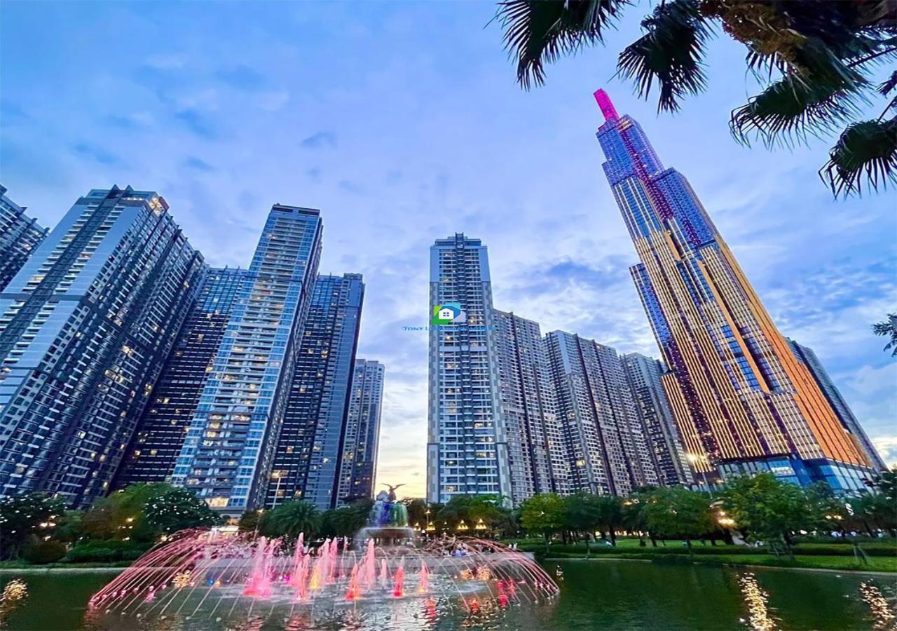 The Vinhomes Central Park Apartments - The Buildings Surrounding Landmark 81 Ho-Chi-Minh-Stadt Exterior foto